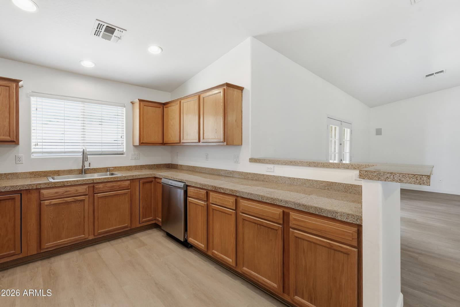14215 N 39TH Drive, Phoenix, AZ 85053 — photo 7 of 29