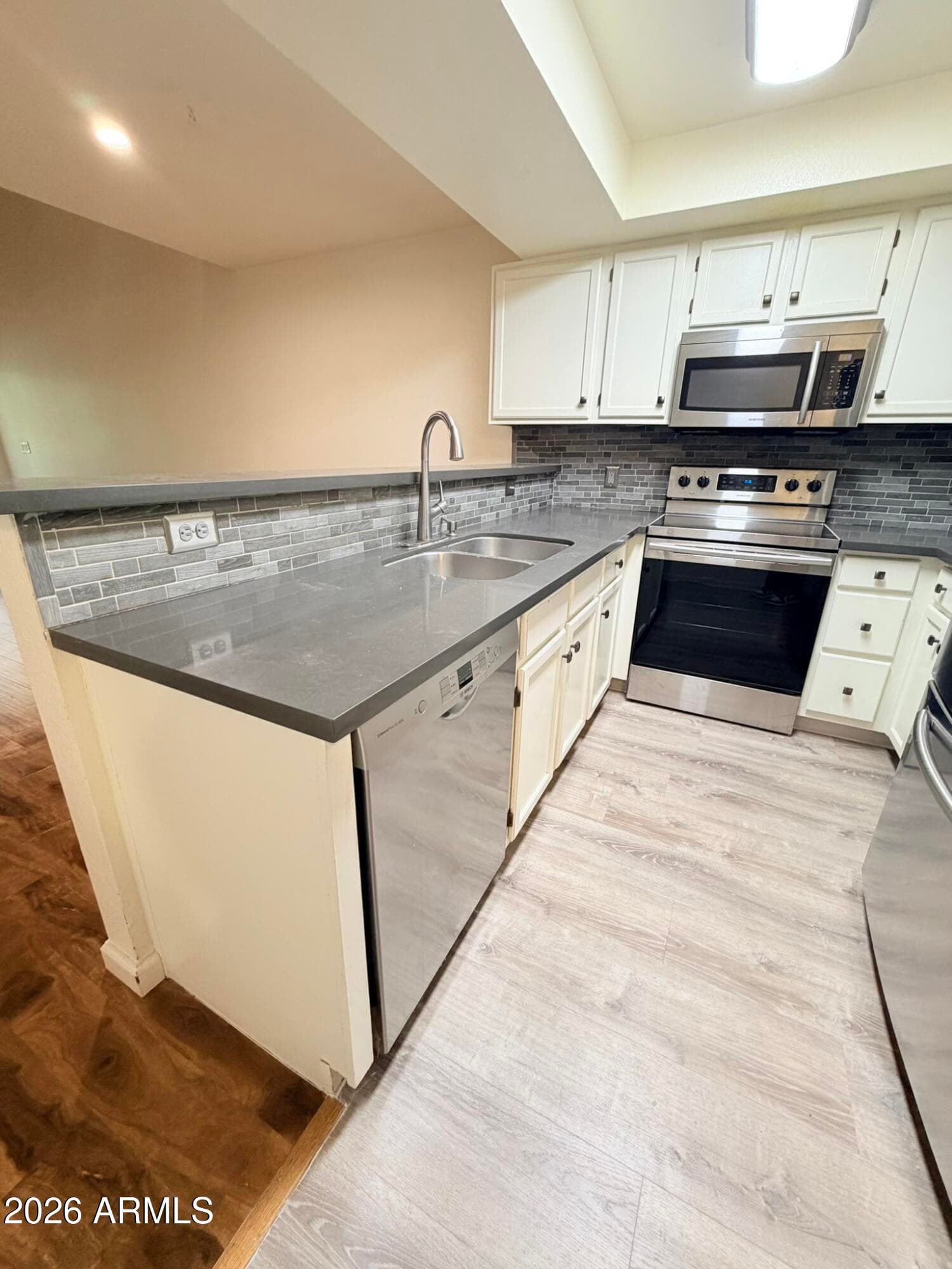 19820 N 13TH Avenue 273, Phoenix, AZ 85027 — photo 4 of 16