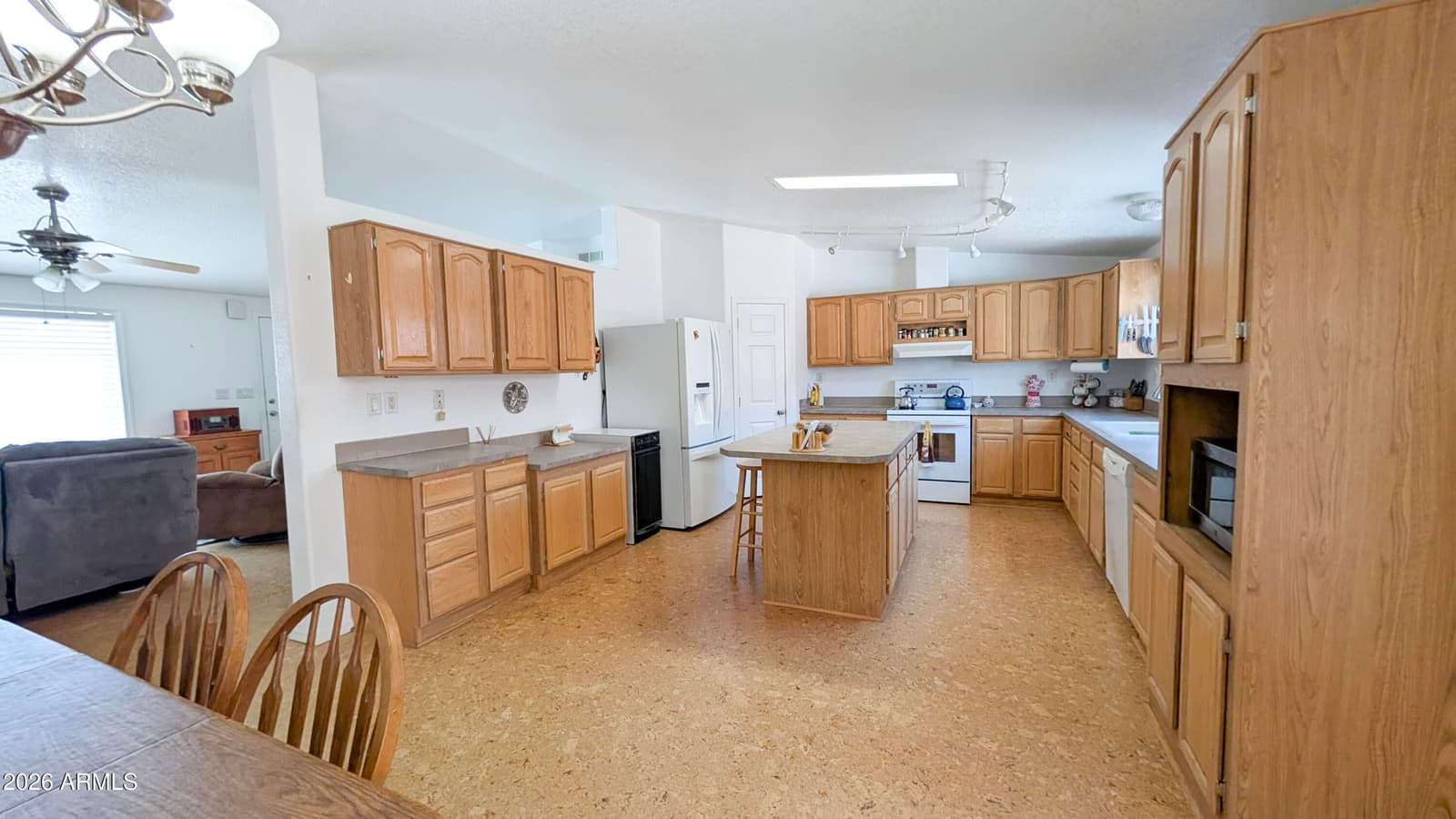 5800 N BRITTNEY Lane, Rimrock, AZ 86335 — photo 8 of 84