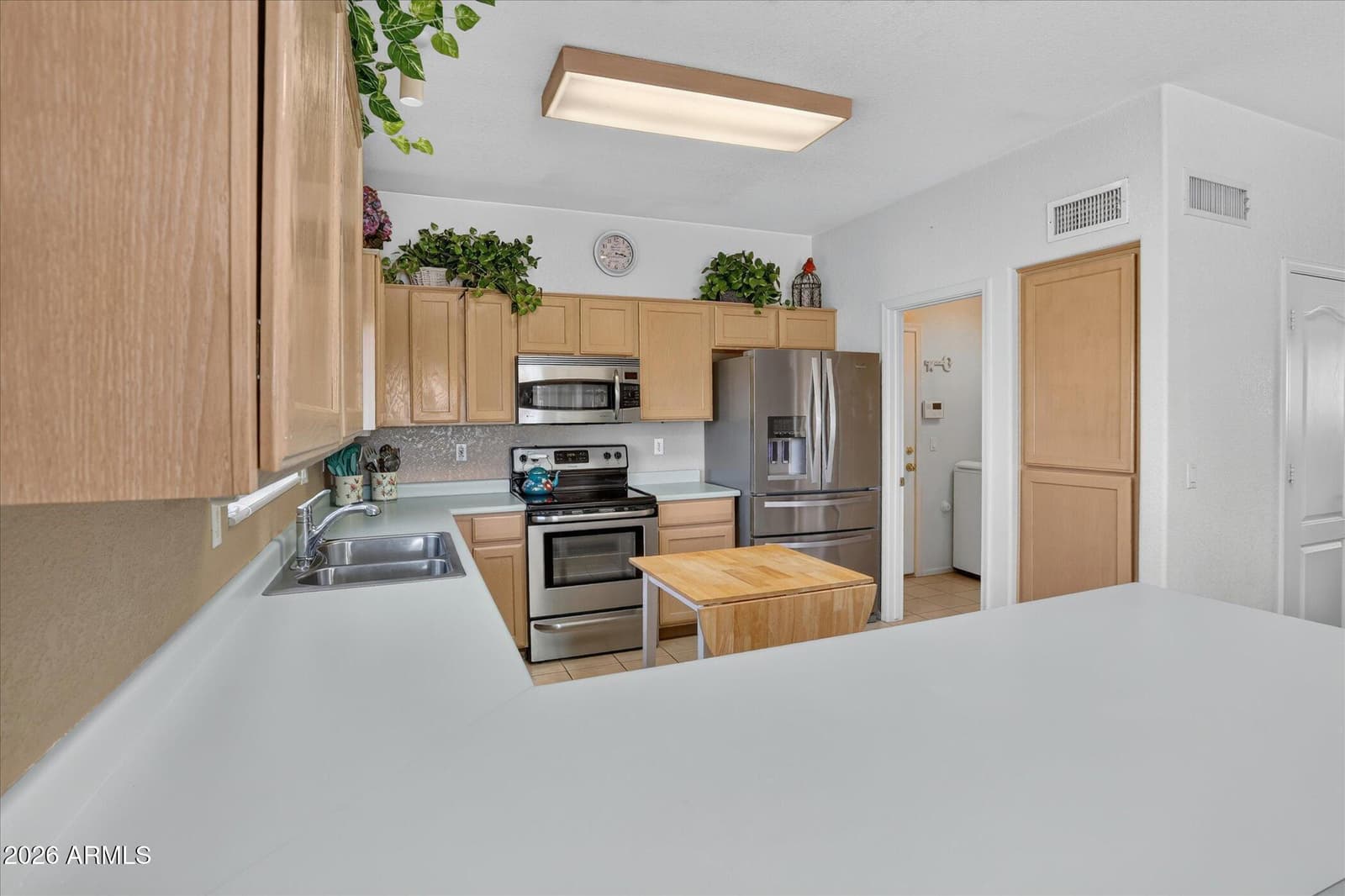10328 W BURNETT Road, Peoria, AZ 85382 — photo 16 of 39