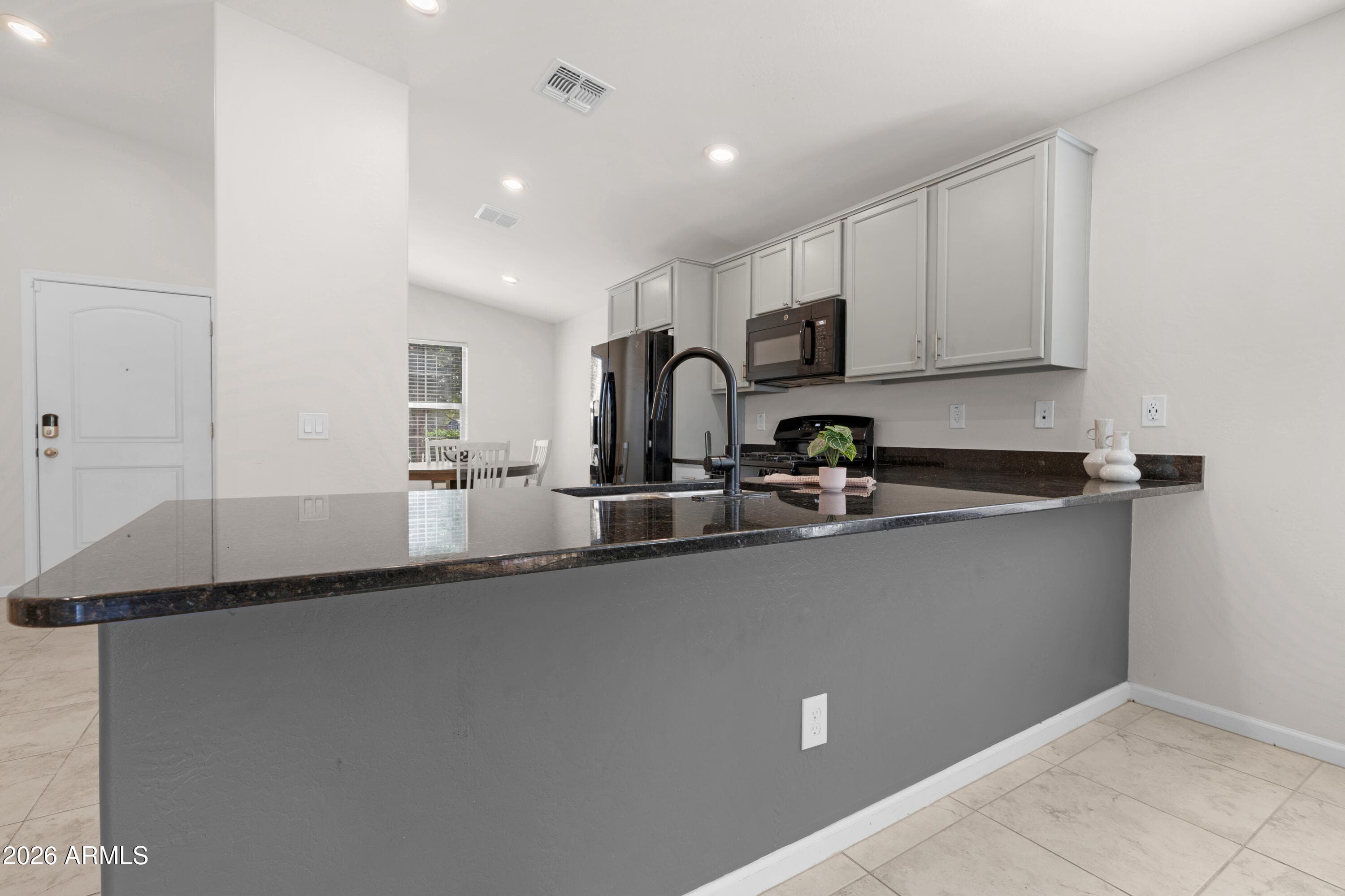 800 W LOWELL Drive, San Tan Valley, AZ 85140 — photo 11 of 38