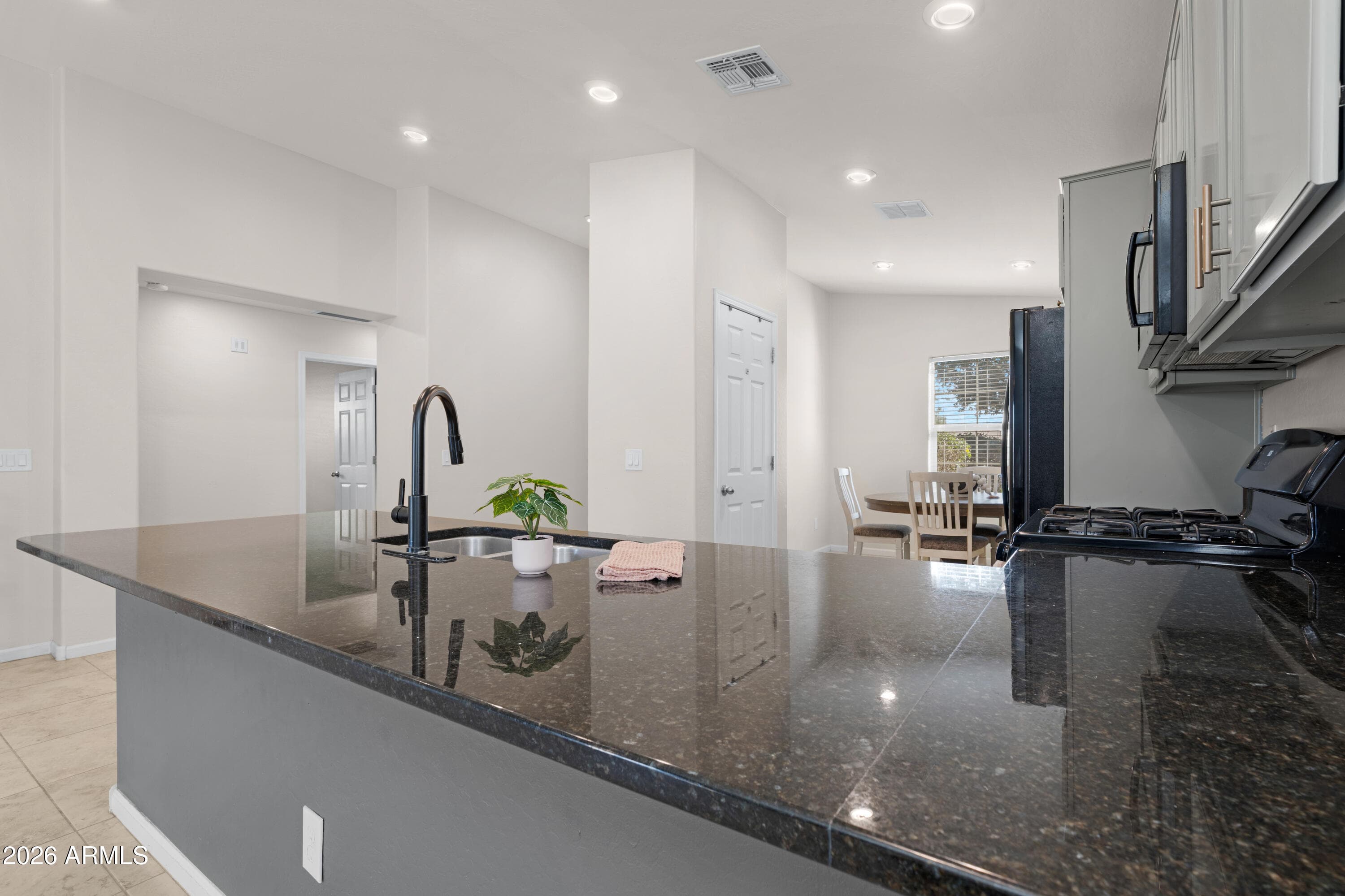 800 W LOWELL Drive, San Tan Valley, AZ 85140 — photo 13 of 38