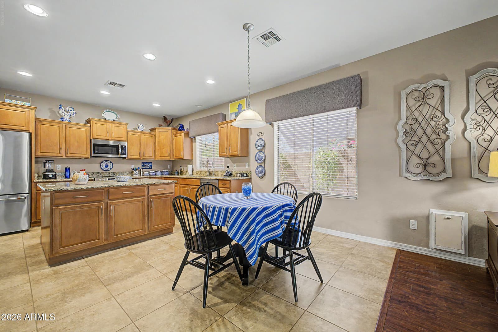 2631 N PRESIDENTIAL Drive, Florence, AZ 85132 — photo 15 of 46