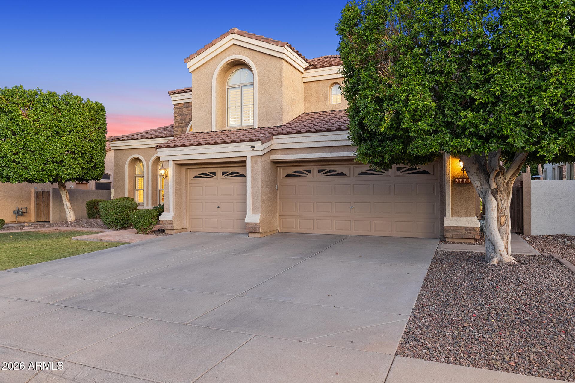 6773 W SONNET Drive, Glendale, AZ 85308 — photo 8 of 76