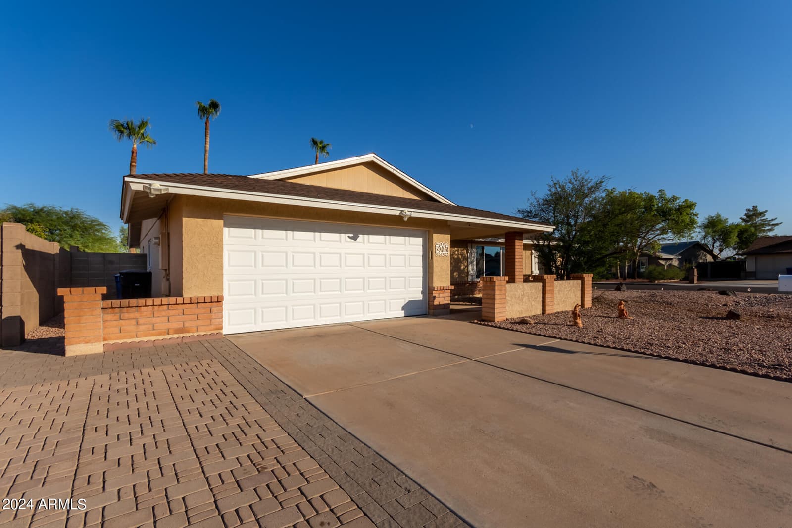 2705 W SUMMIT Place, Chandler, AZ 85224 — photo 2 of 41