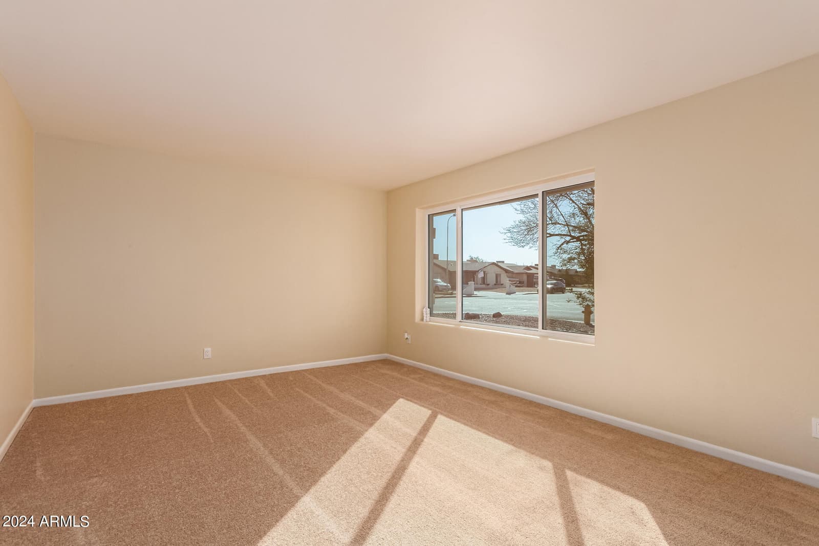 2705 W SUMMIT Place, Chandler, AZ 85224 — photo 5 of 41