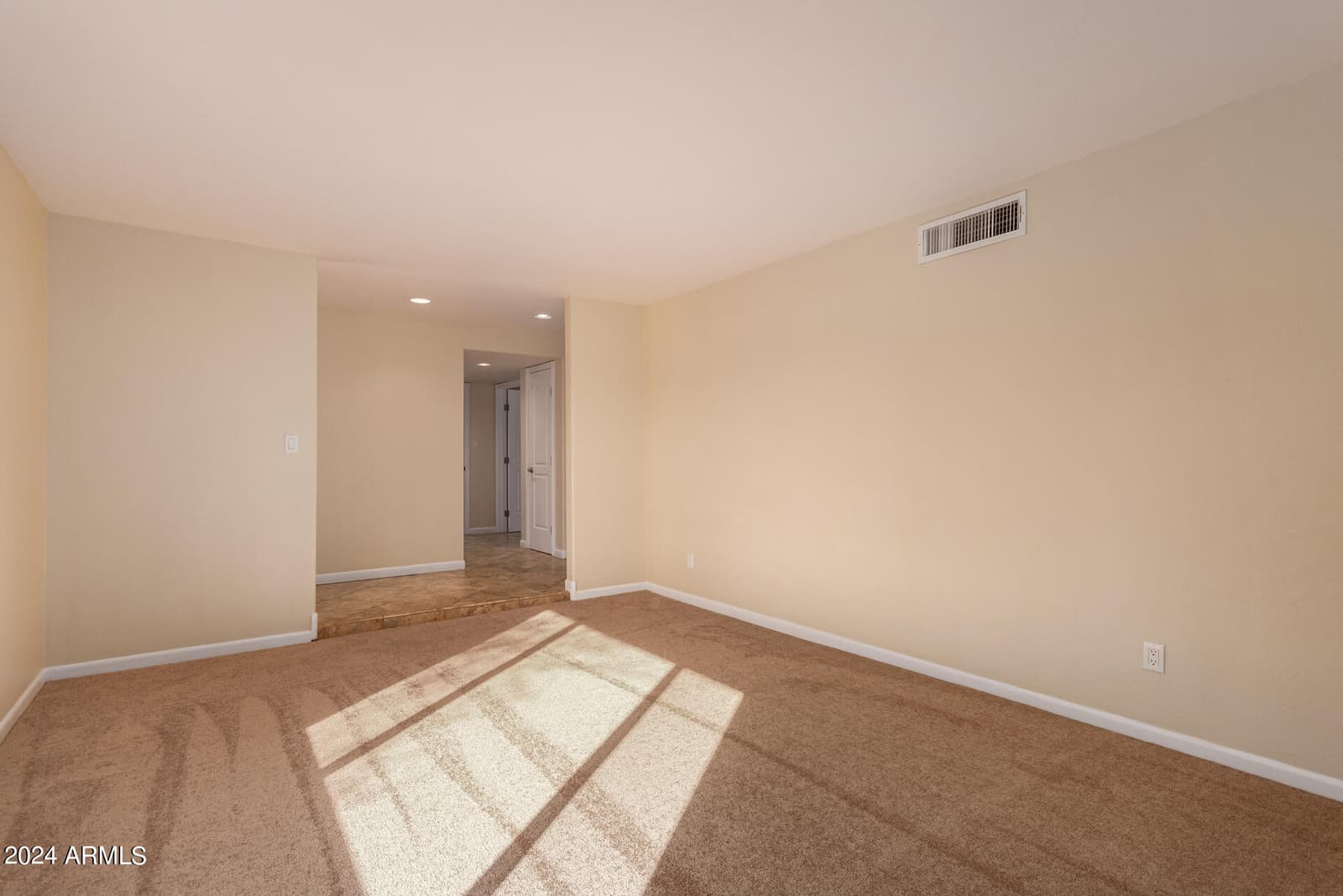 2705 W SUMMIT Place, Chandler, AZ 85224 — photo 7 of 41