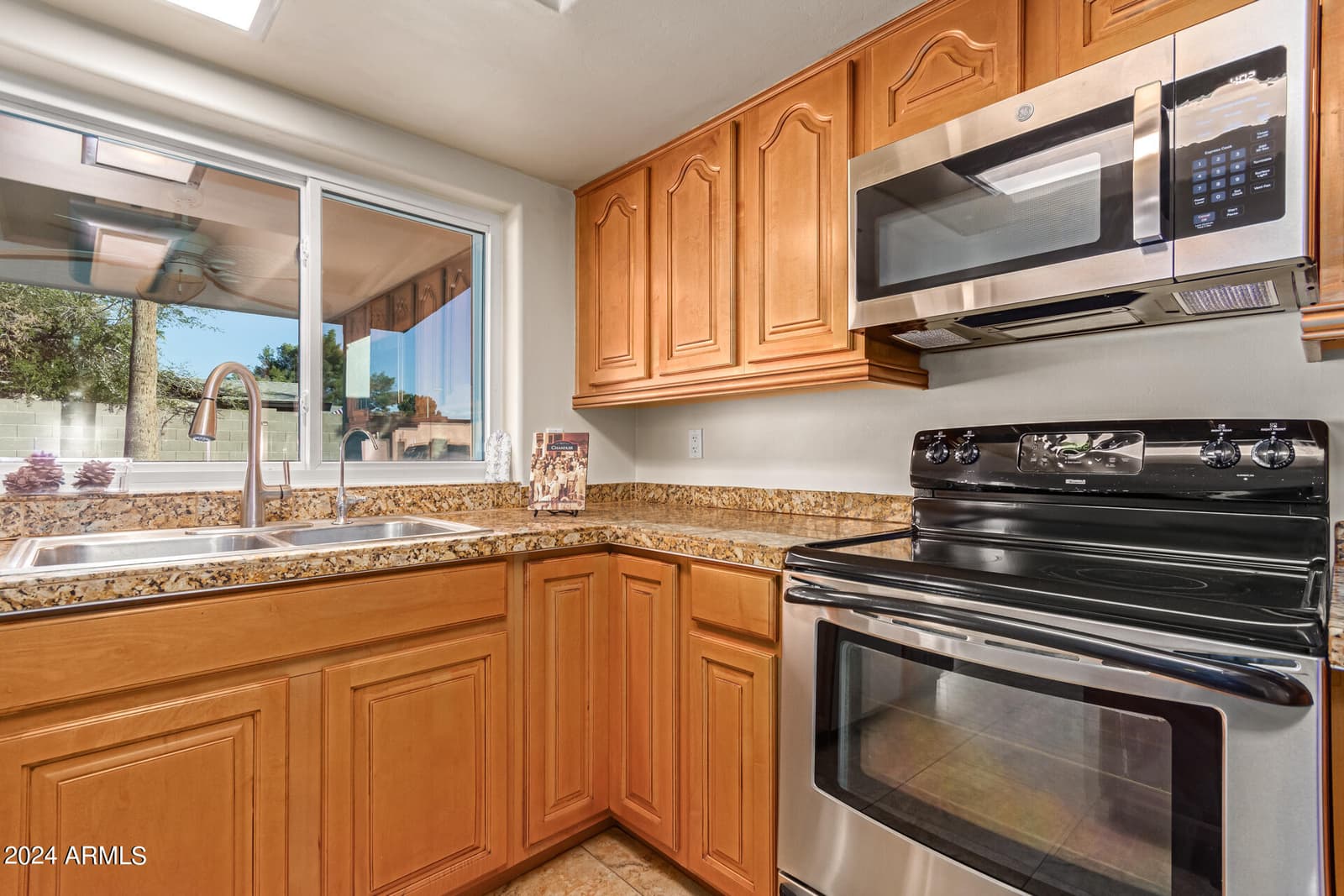 2705 W SUMMIT Place, Chandler, AZ 85224 — photo 15 of 41