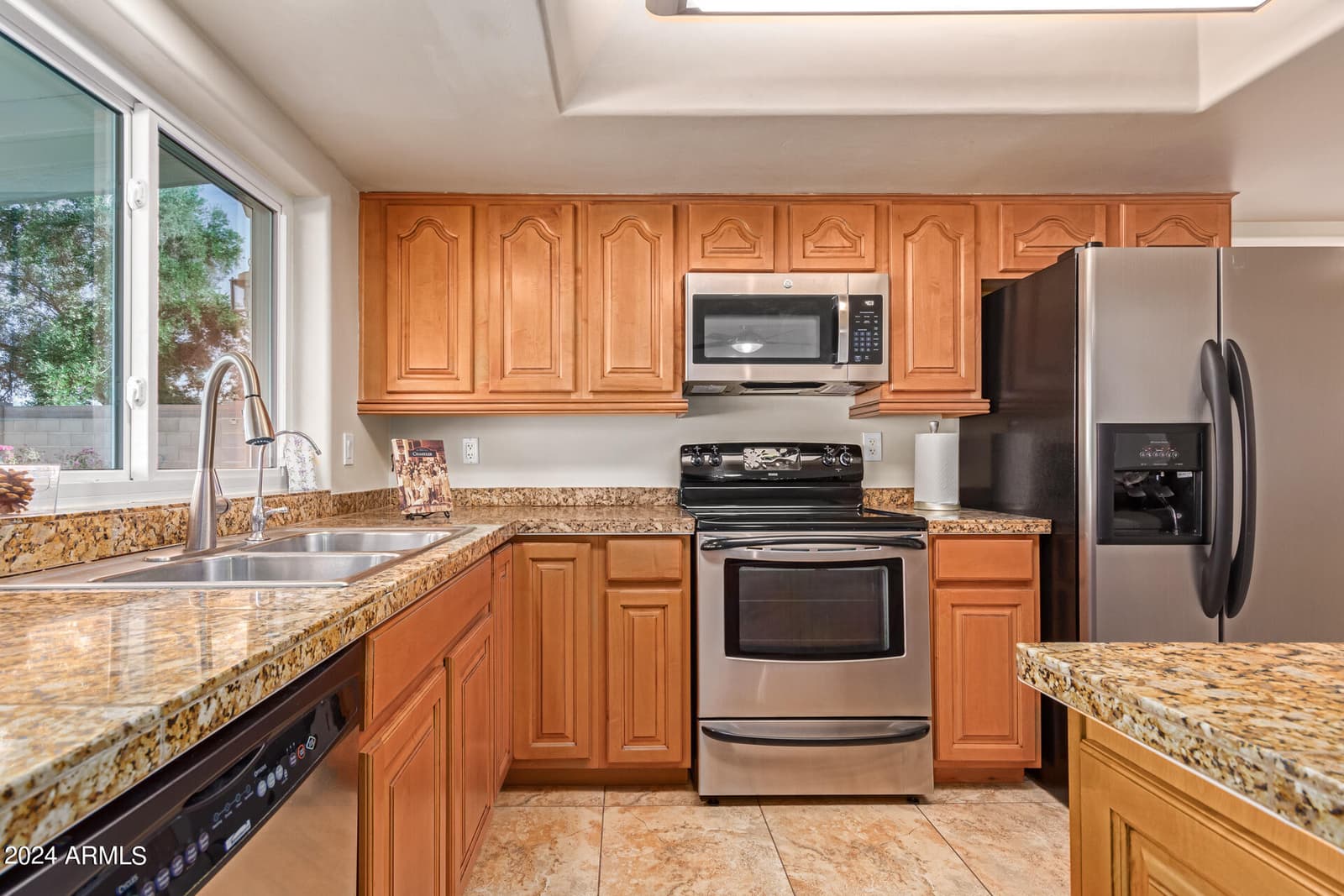 2705 W SUMMIT Place, Chandler, AZ 85224 — photo 16 of 41