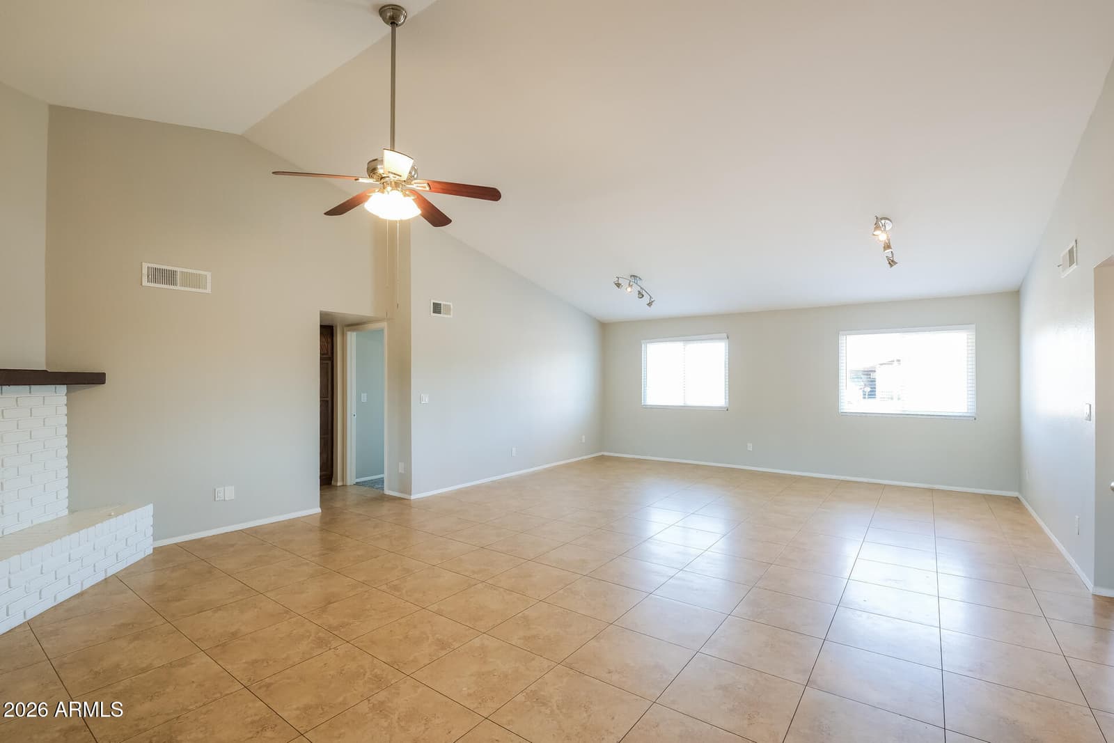 3551 W JOAN DE ARC Avenue, Phoenix, AZ 85029 — photo 7 of 21