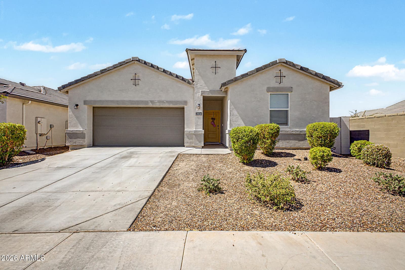 2824 W SEAVER Avenue, Apache Junction, AZ 85120 — photo 1 of 68