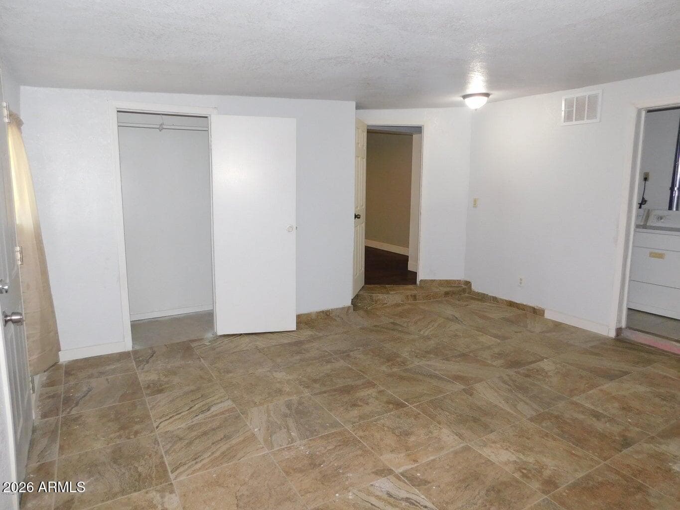 5612 W WILSHIRE Drive, Phoenix, AZ 85035 — photo 8 of 13