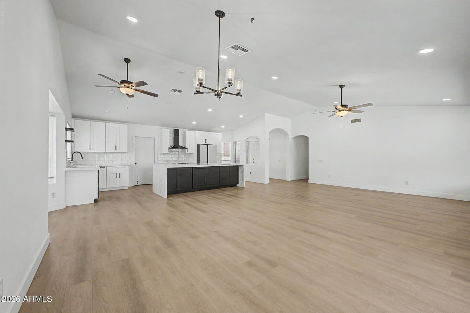 351 W AMOROSO Drive, Gilbert, AZ 85233 — photo 4 of 37