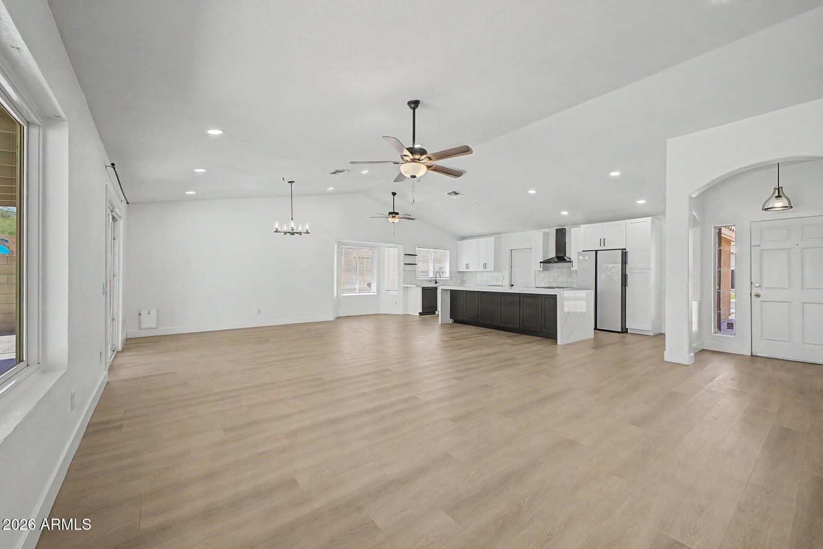 351 W AMOROSO Drive, Gilbert, AZ 85233 — photo 7 of 37