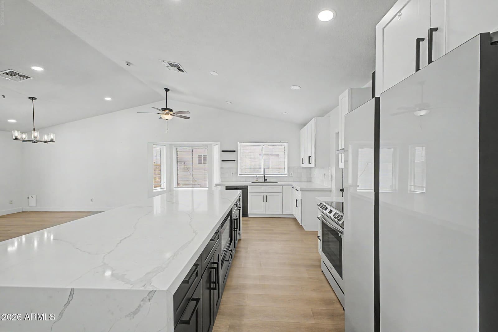 351 W AMOROSO Drive, Gilbert, AZ 85233 — photo 11 of 37