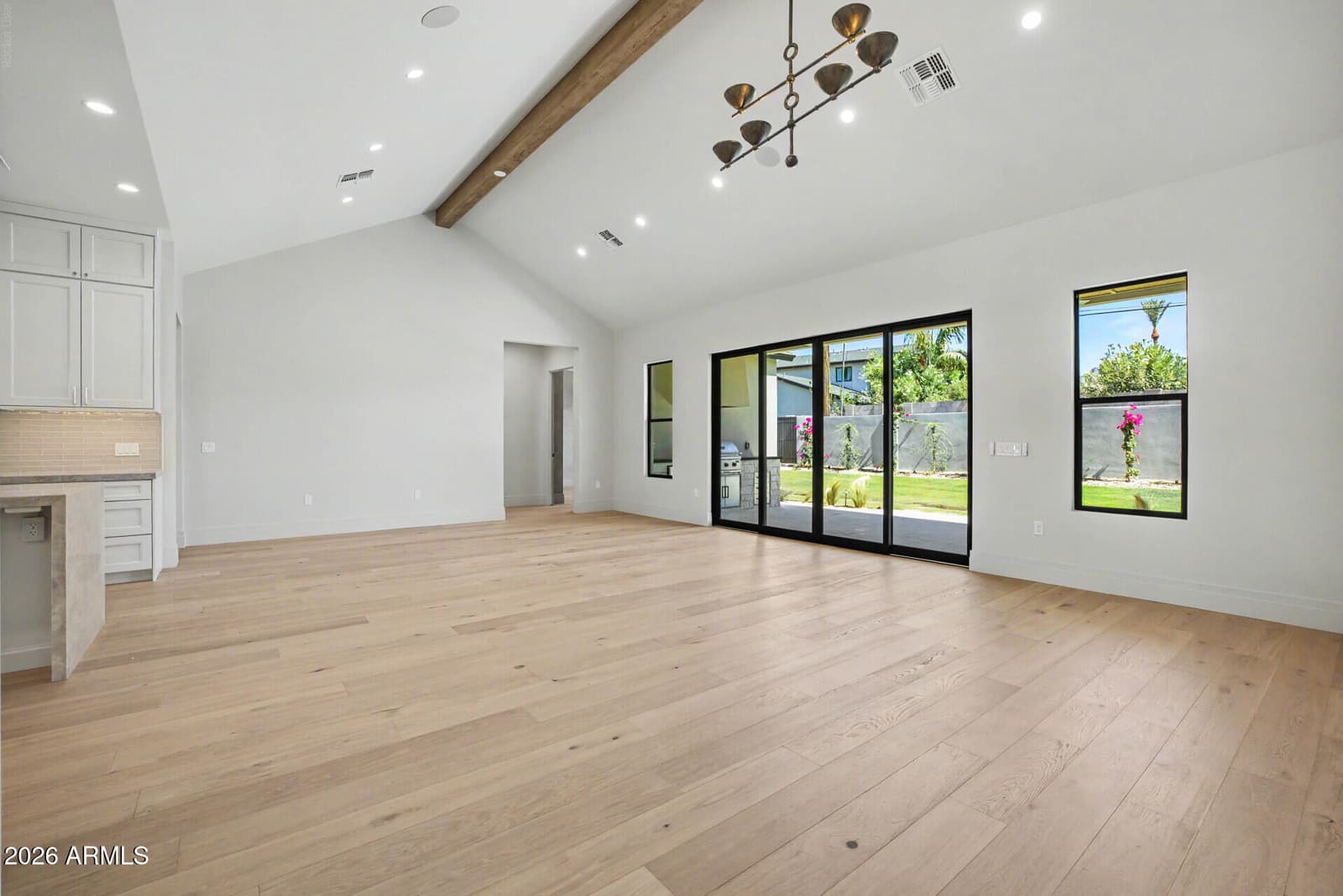3210 E OREGON Avenue, Phoenix, AZ 85018 — photo 11 of 83