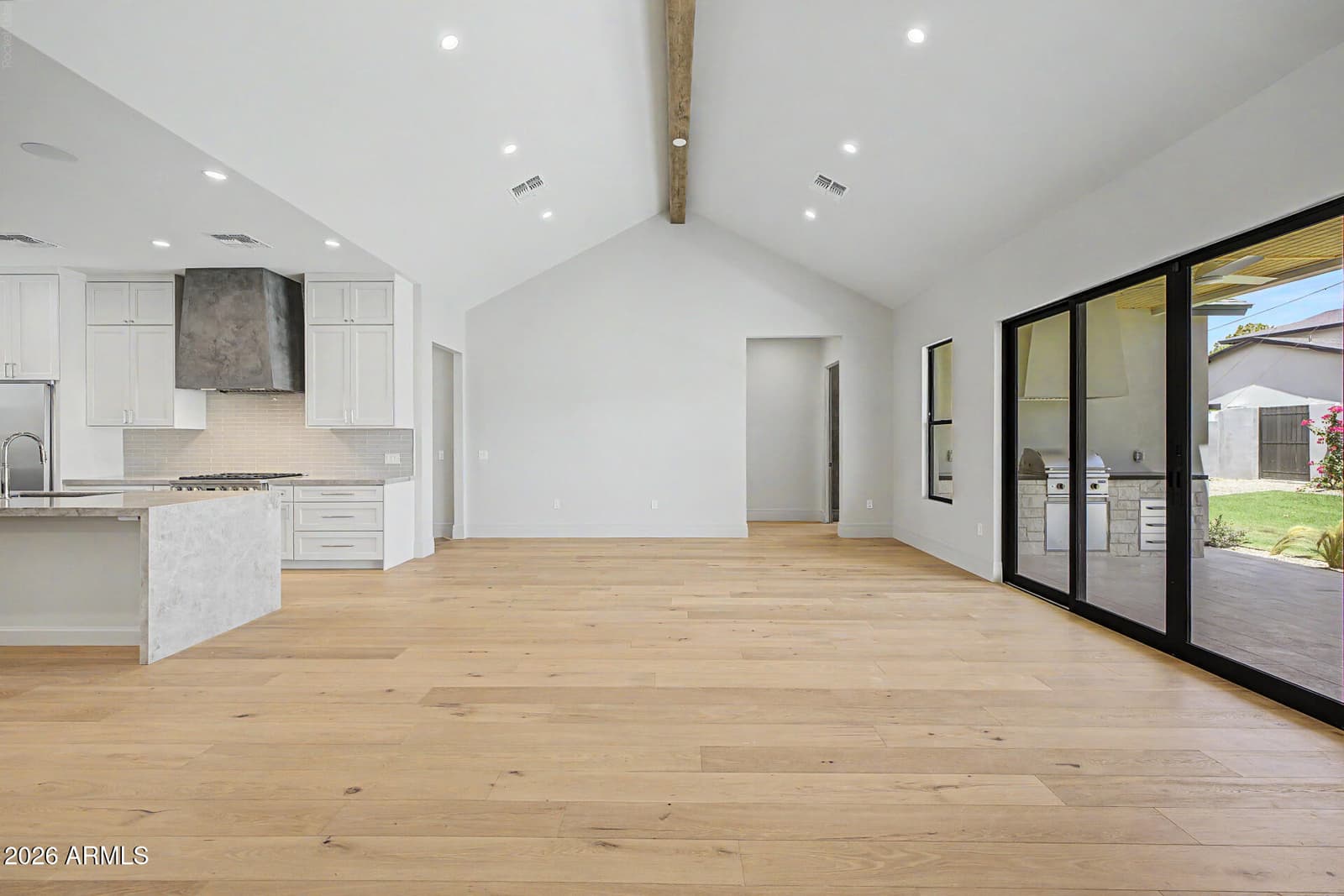 3210 E OREGON Avenue, Phoenix, AZ 85018 — photo 14 of 83