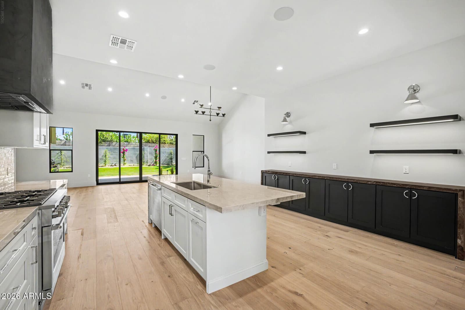 3210 E OREGON Avenue, Phoenix, AZ 85018 — photo 25 of 83