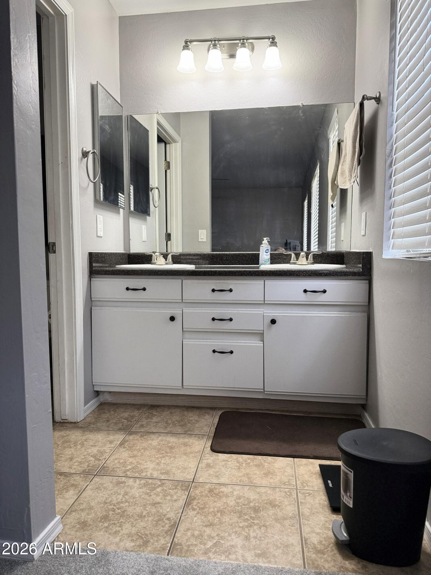 2548 W KATHLEEN Road, Phoenix, AZ 85023 — photo 9 of 21