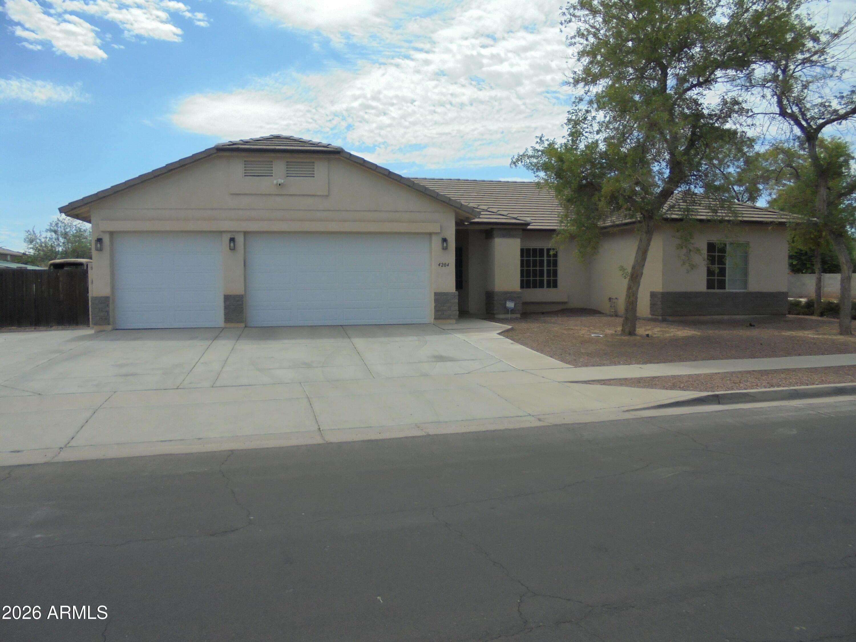 4204 S 78TH Lane, Phoenix, AZ 85043 — photo 1 of 21