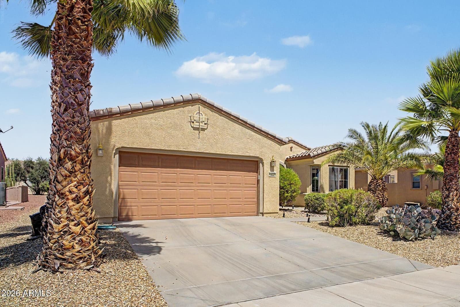 19327 N TALLOWOOD Way, Surprise, AZ 85387 — photo 5 of 24