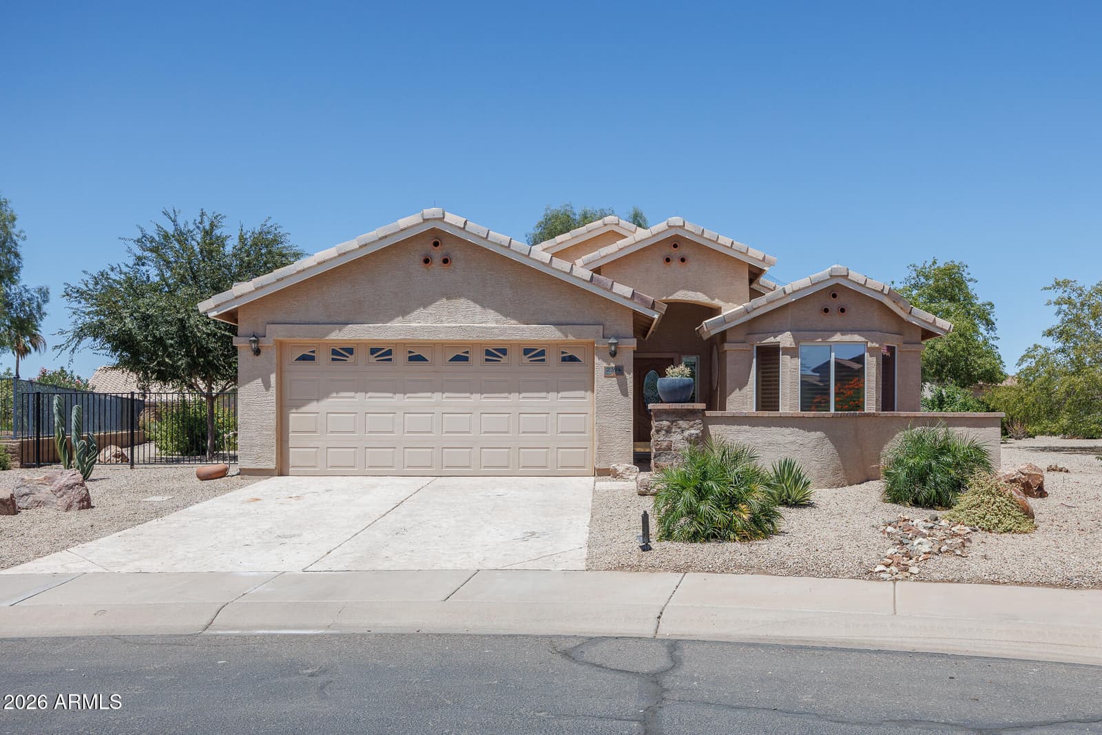 2394 E SEVILLE Court, Casa Grande, AZ 85194 — photo 4 of 54