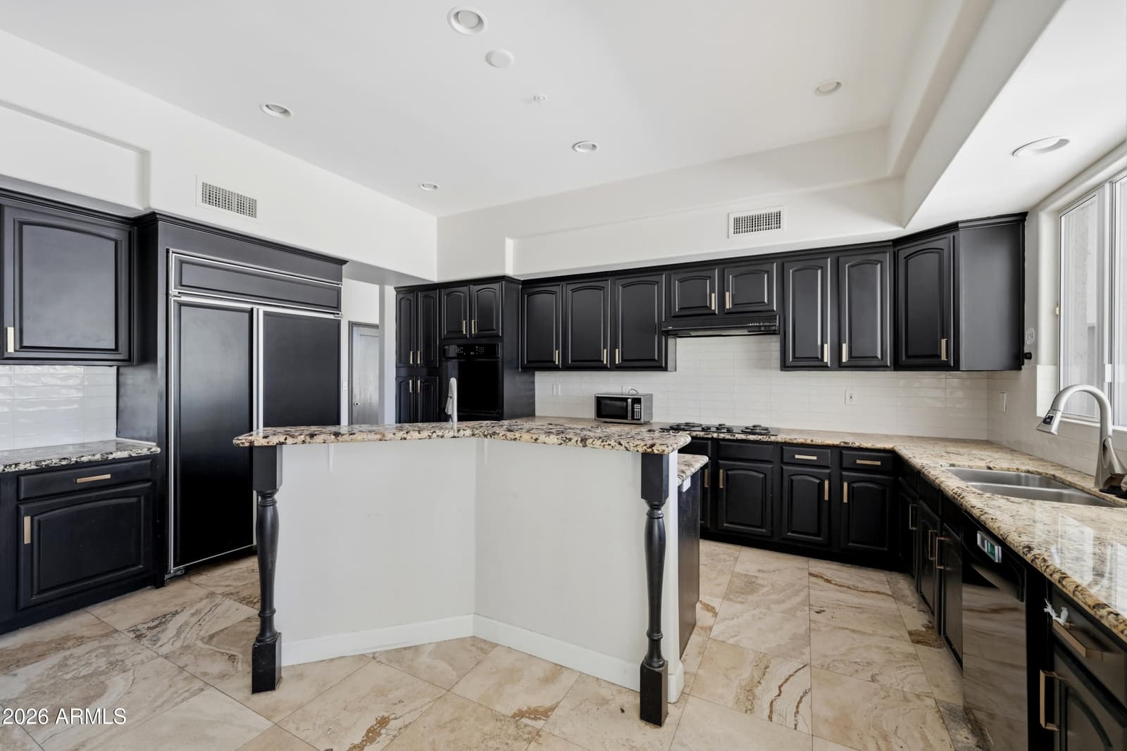 7214 E ROYAL PALM Road, Scottsdale, AZ 85258 — photo 12 of 39