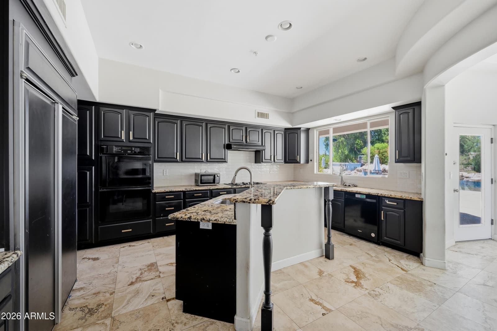 7214 E ROYAL PALM Road, Scottsdale, AZ 85258 — photo 14 of 39