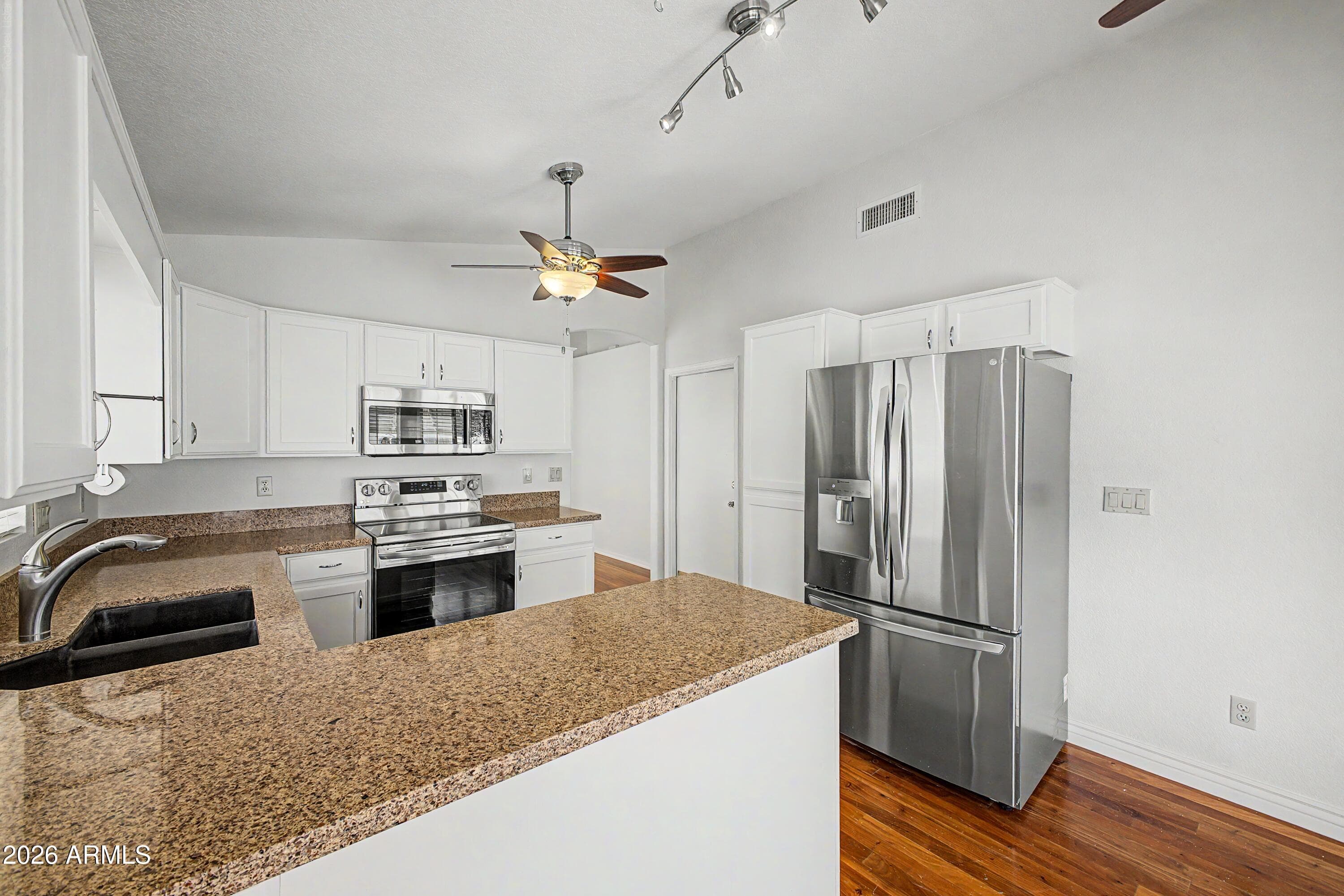 10526 W YUKON Drive, Peoria, AZ 85382 — photo 6 of 24