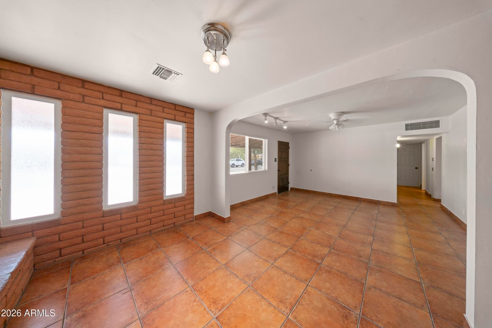 1621 S MARILYN ANN Drive, Tempe, AZ 85281 — photo 5 of 53