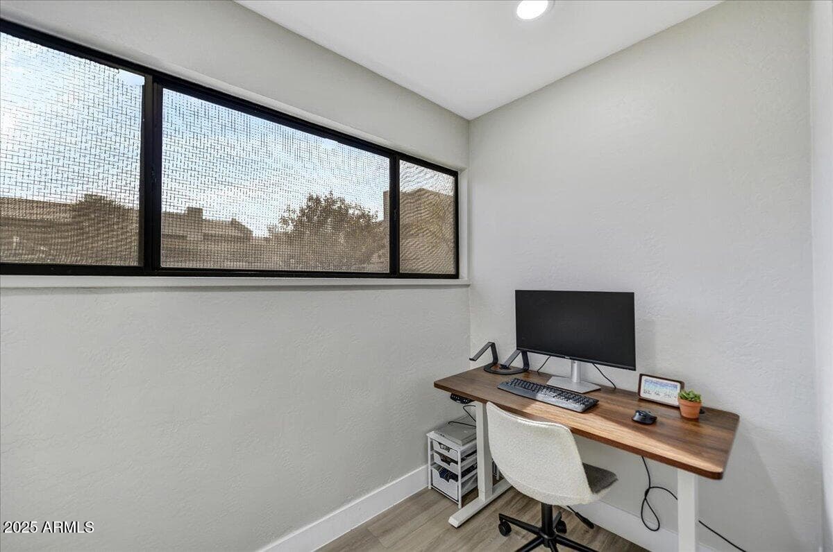 3301 E EARLL Drive 102, Phoenix, AZ 85018 — photo 9 of 16