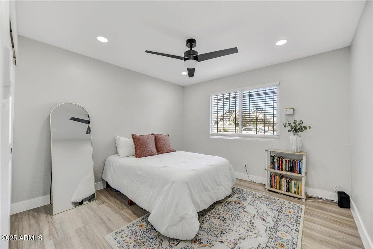 3301 E EARLL Drive 102, Phoenix, AZ 85018 — photo 11 of 16