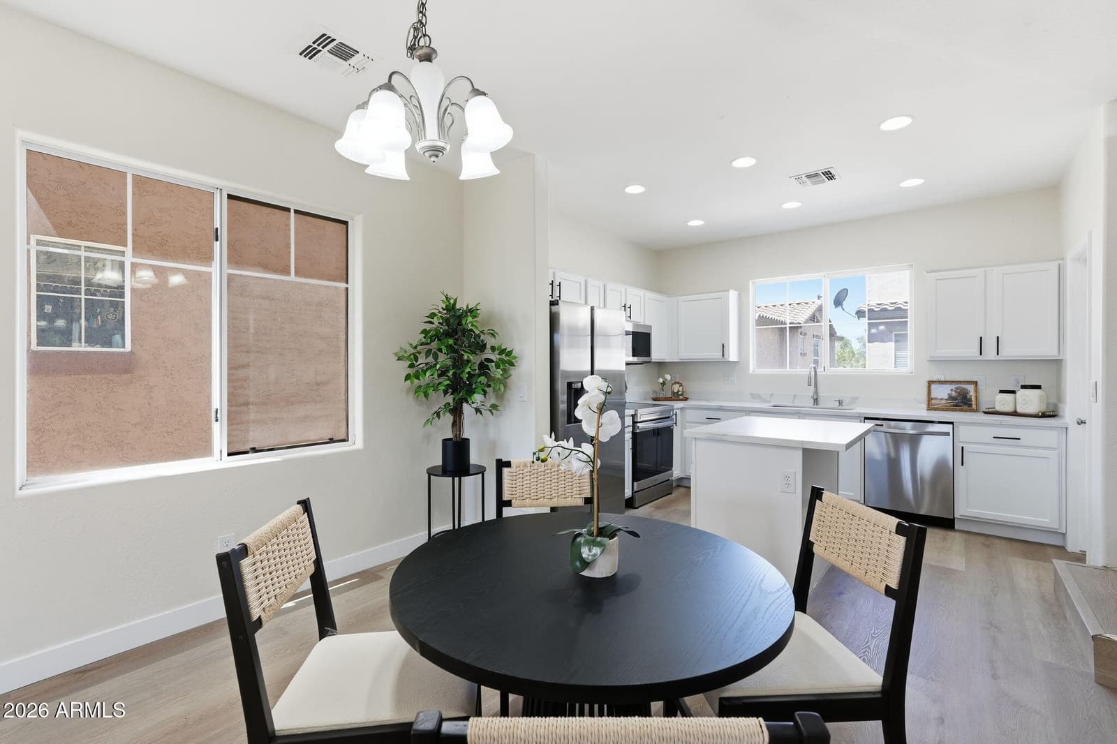 2016 N 78TH Avenue, Phoenix, AZ 85035 — photo 14 of 37