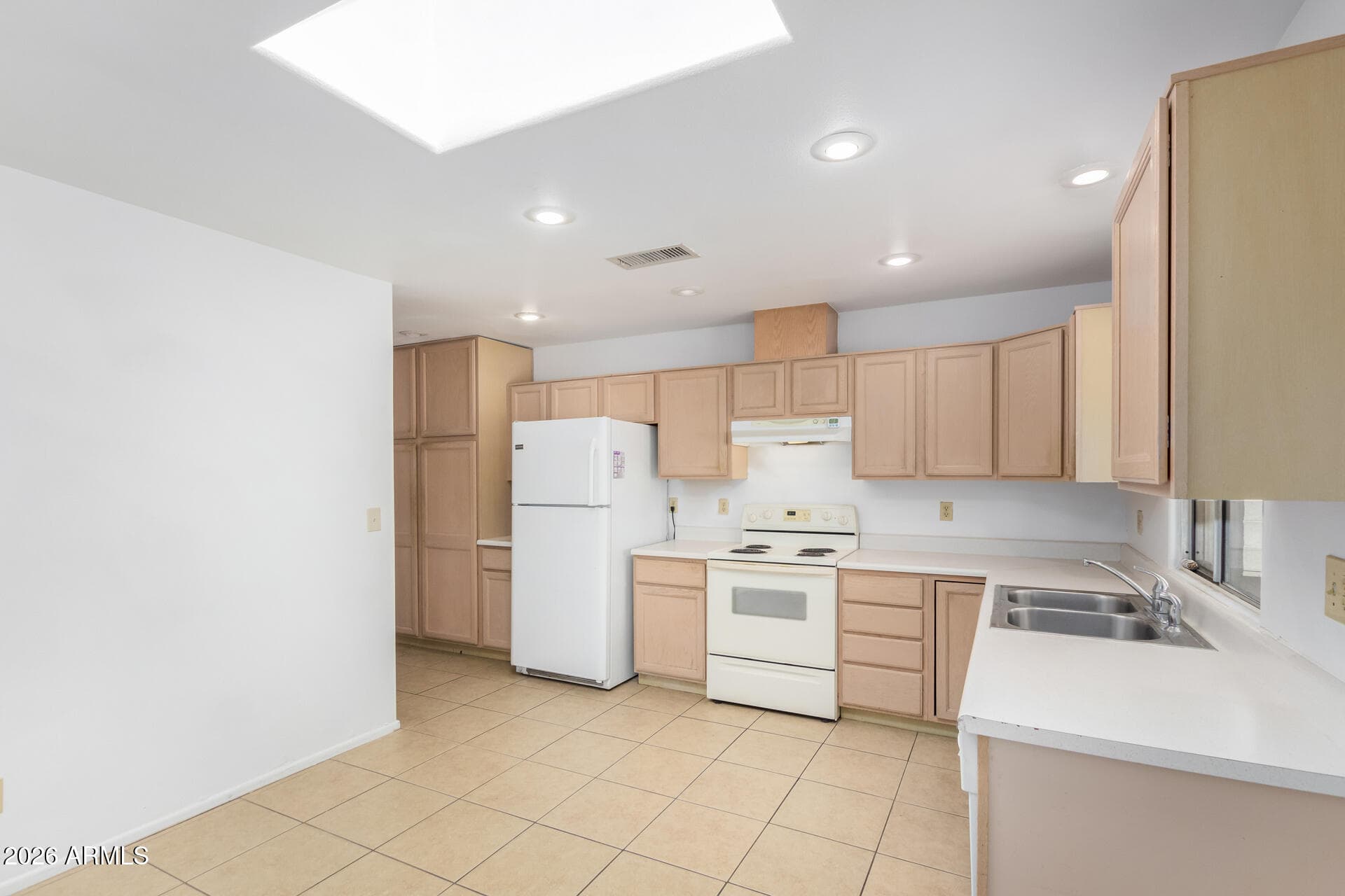 2118 E Carson Drive, Tempe, AZ 85282 — photo 12 of 30