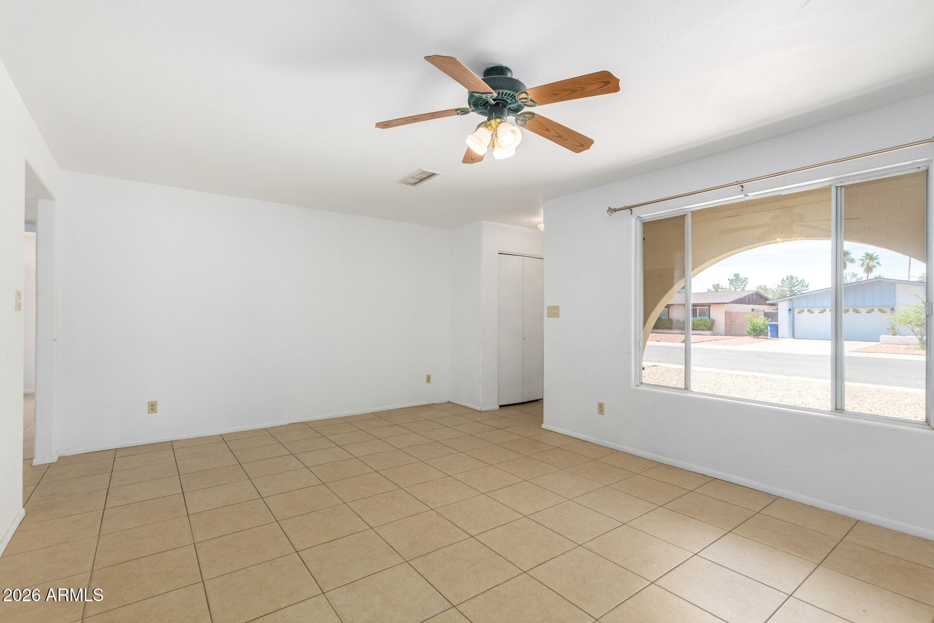 2118 E Carson Drive, Tempe, AZ 85282 — photo 6 of 30