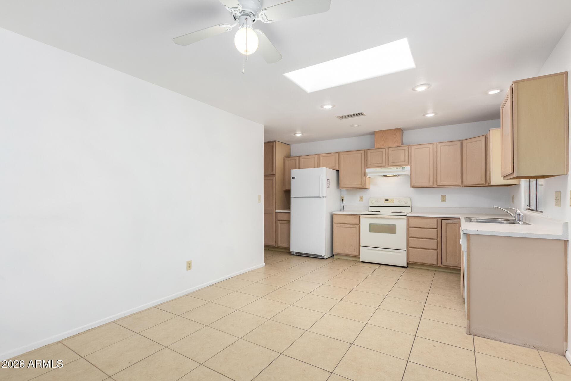 2118 E Carson Drive, Tempe, AZ 85282 — photo 9 of 30