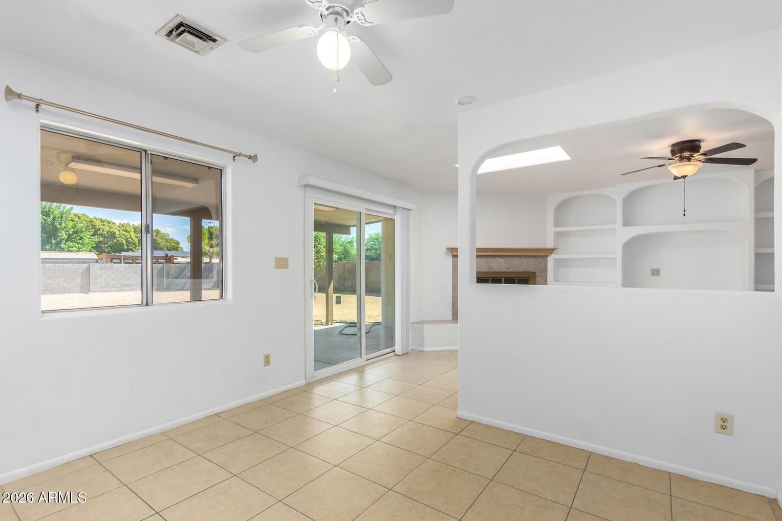 2118 E Carson Drive, Tempe, AZ 85282 — photo 10 of 30