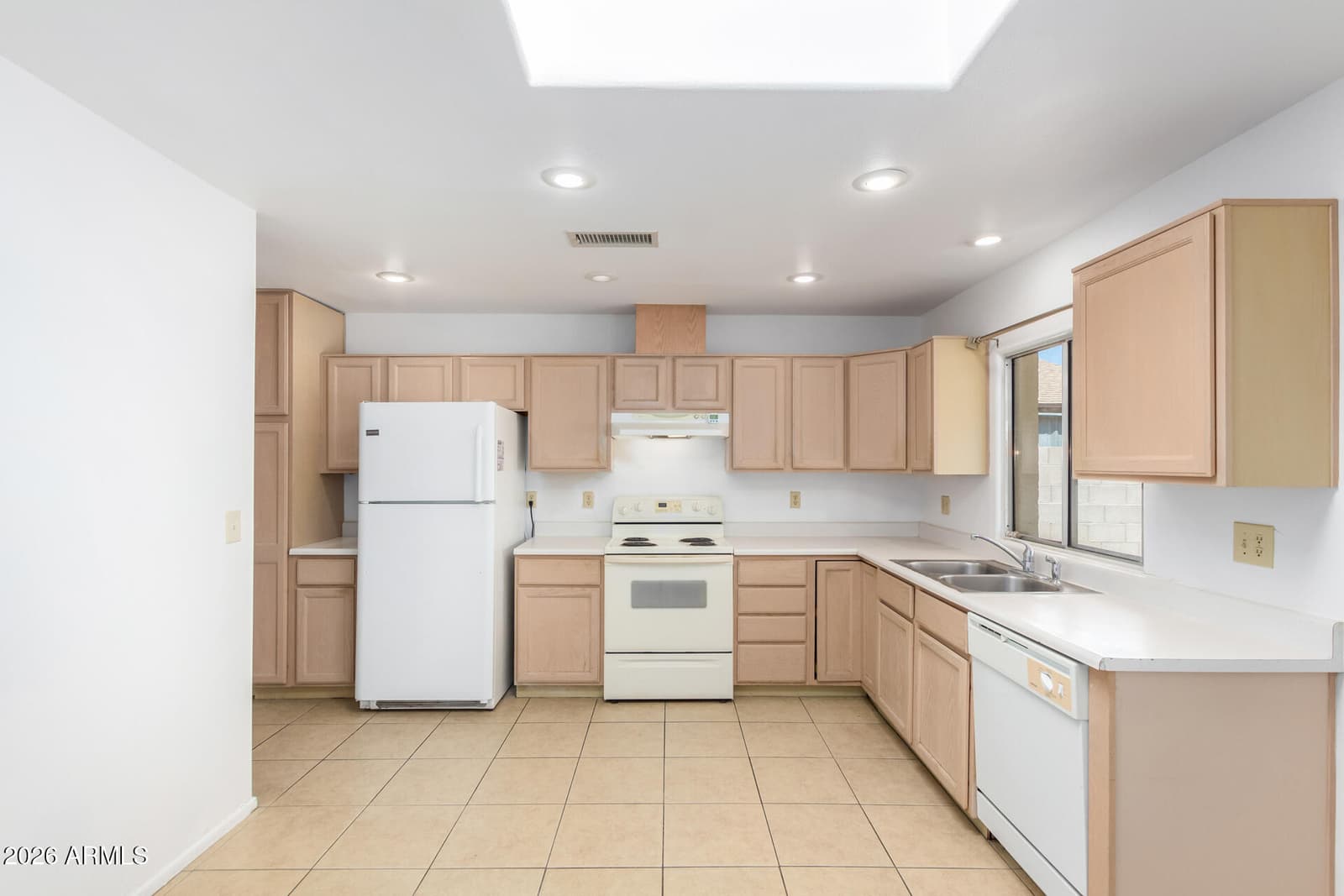 2118 E Carson Drive, Tempe, AZ 85282 — photo 11 of 30
