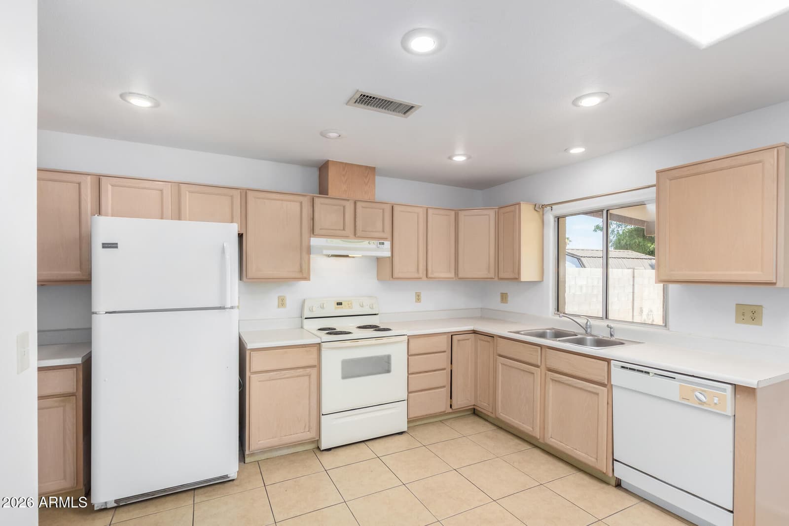2118 E Carson Drive, Tempe, AZ 85282 — photo 13 of 30