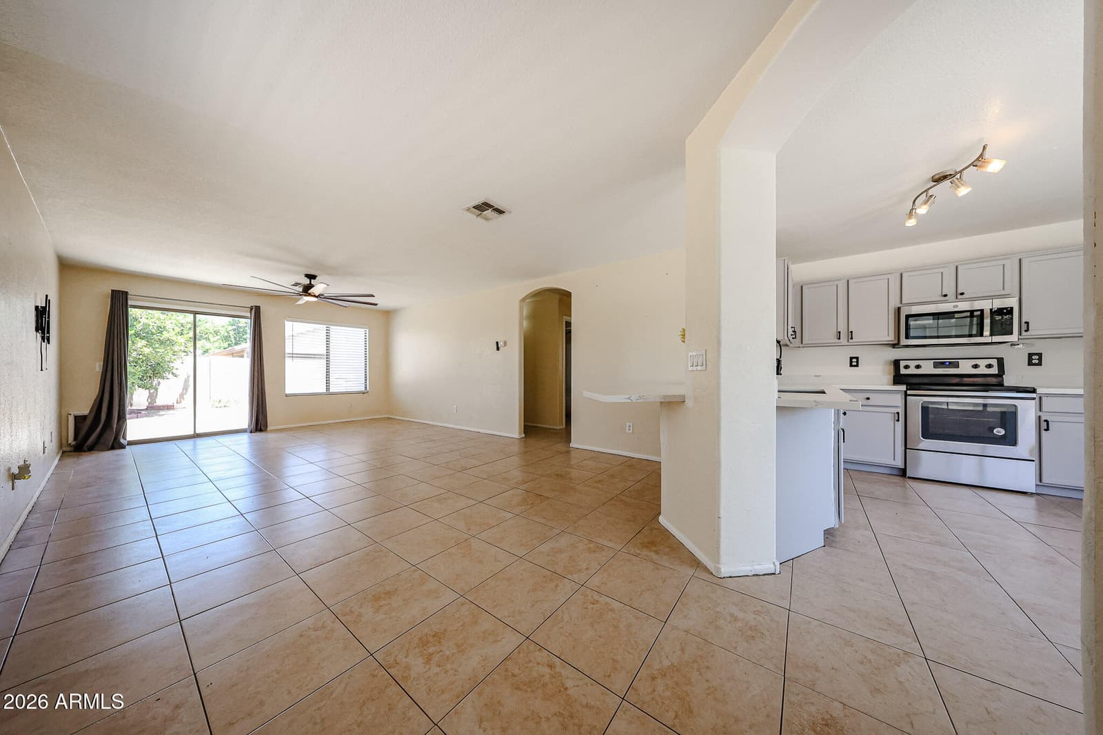 1098 E NARDINI Street, San Tan Valley, AZ 85140 — photo 4 of 32