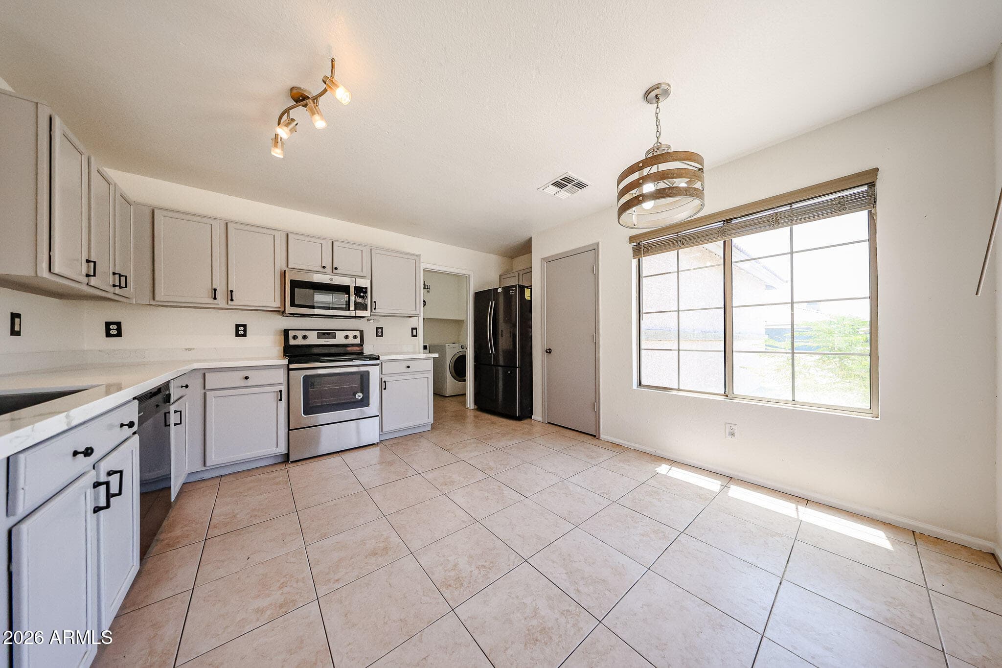 1098 E NARDINI Street, San Tan Valley, AZ 85140 — photo 2 of 32