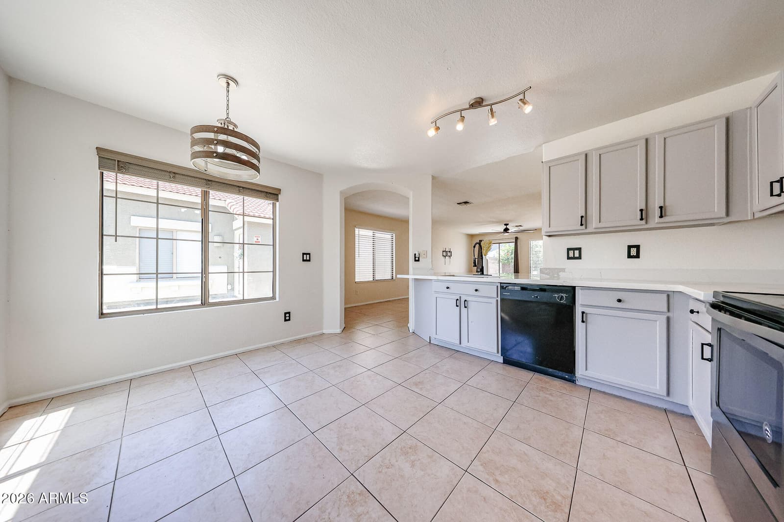1098 E NARDINI Street, San Tan Valley, AZ 85140 — photo 9 of 32