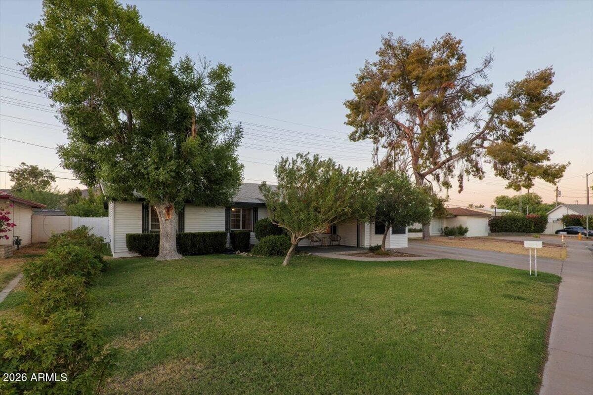 1708 W SUNNYSLOPE Lane, Phoenix, AZ 85021 — photo 3 of 29