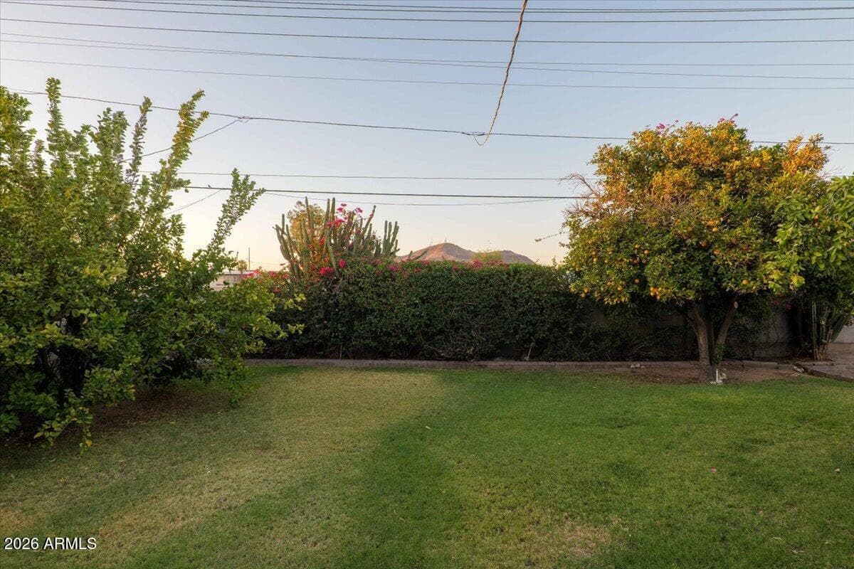 1708 W SUNNYSLOPE Lane, Phoenix, AZ 85021 — photo 27 of 29