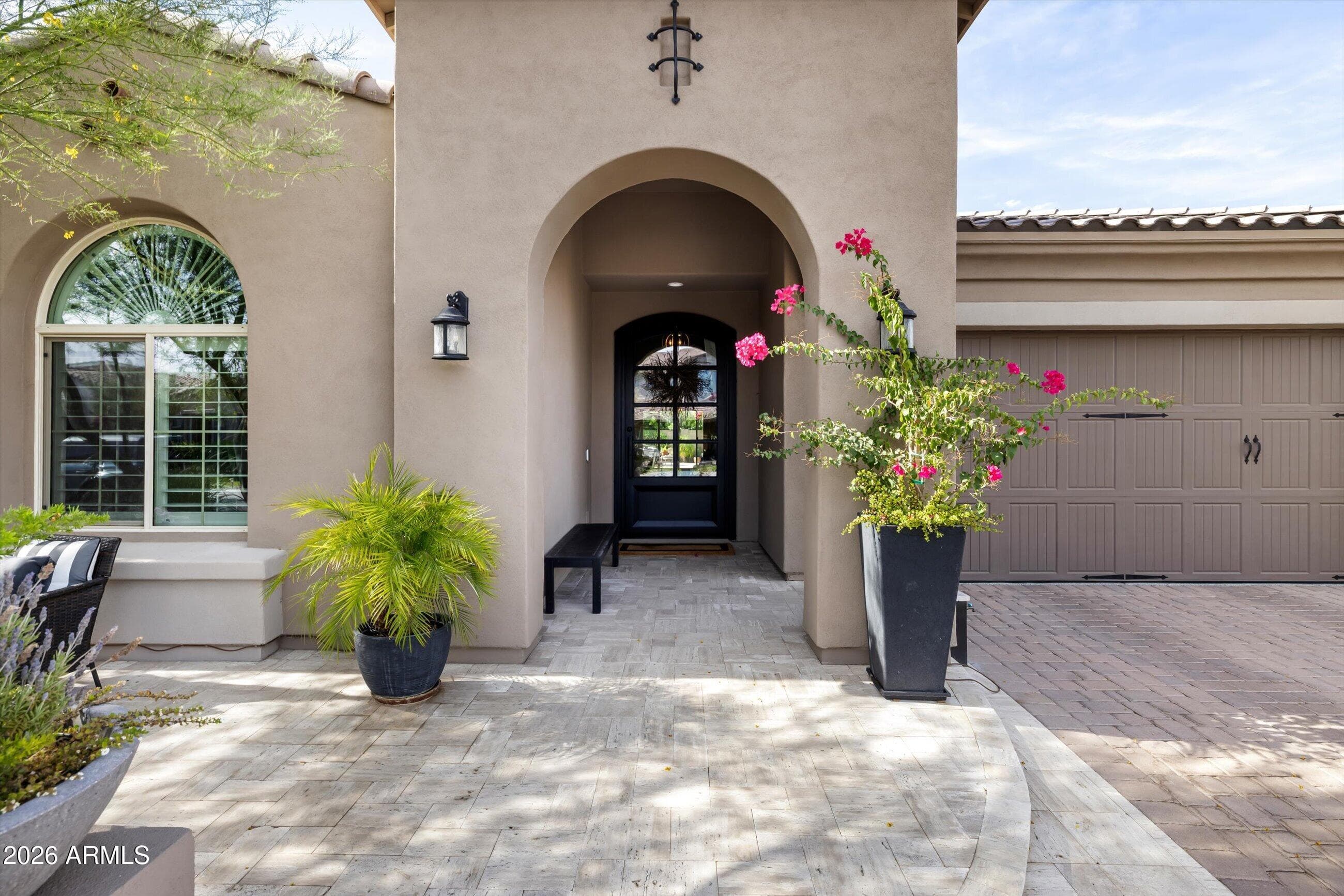 9418 W DALEY Lane, Peoria, AZ 85383 — photo 4 of 37