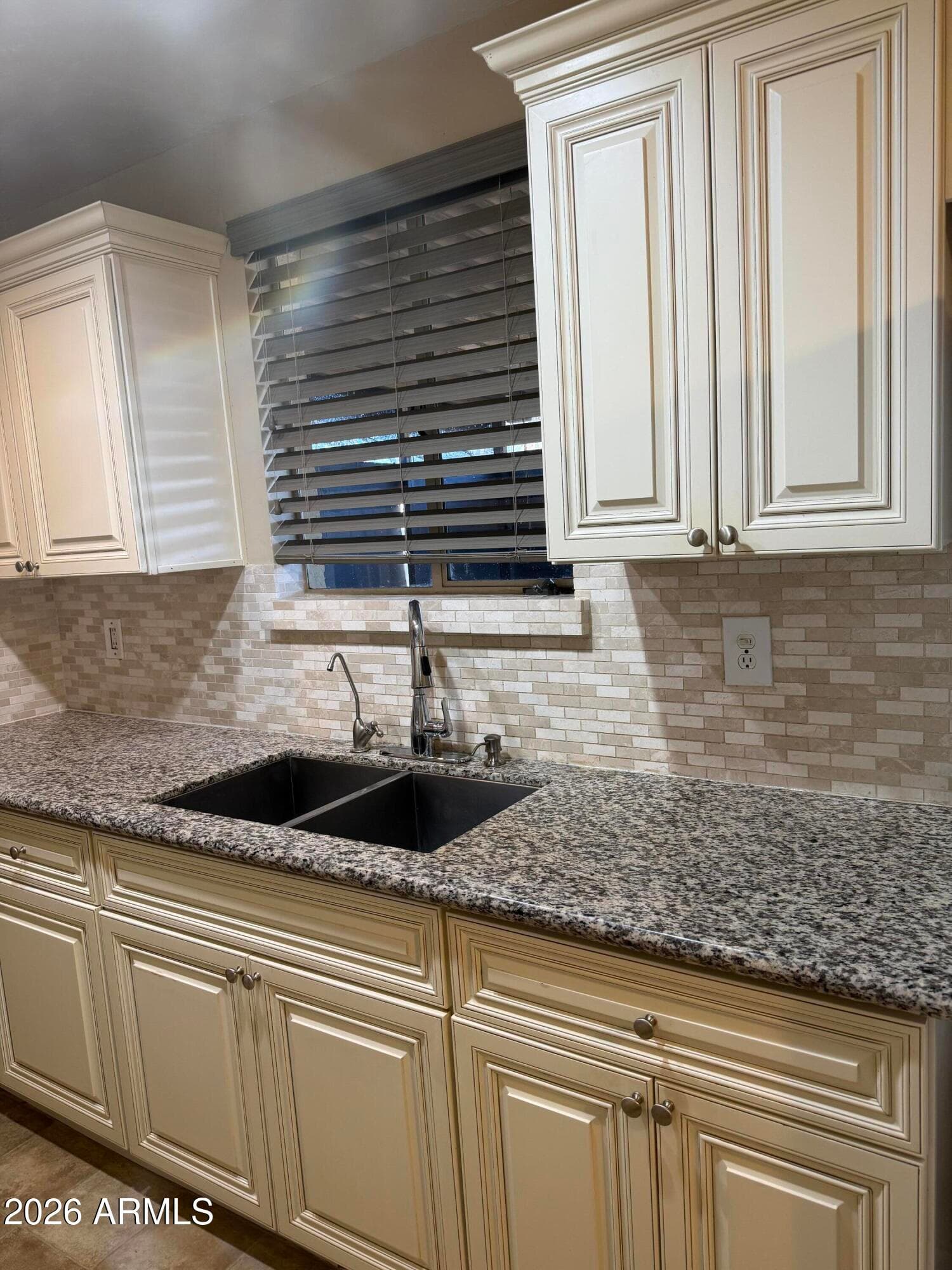 6011 N 33RD Avenue, Phoenix, AZ 85017 — photo 4 of 19