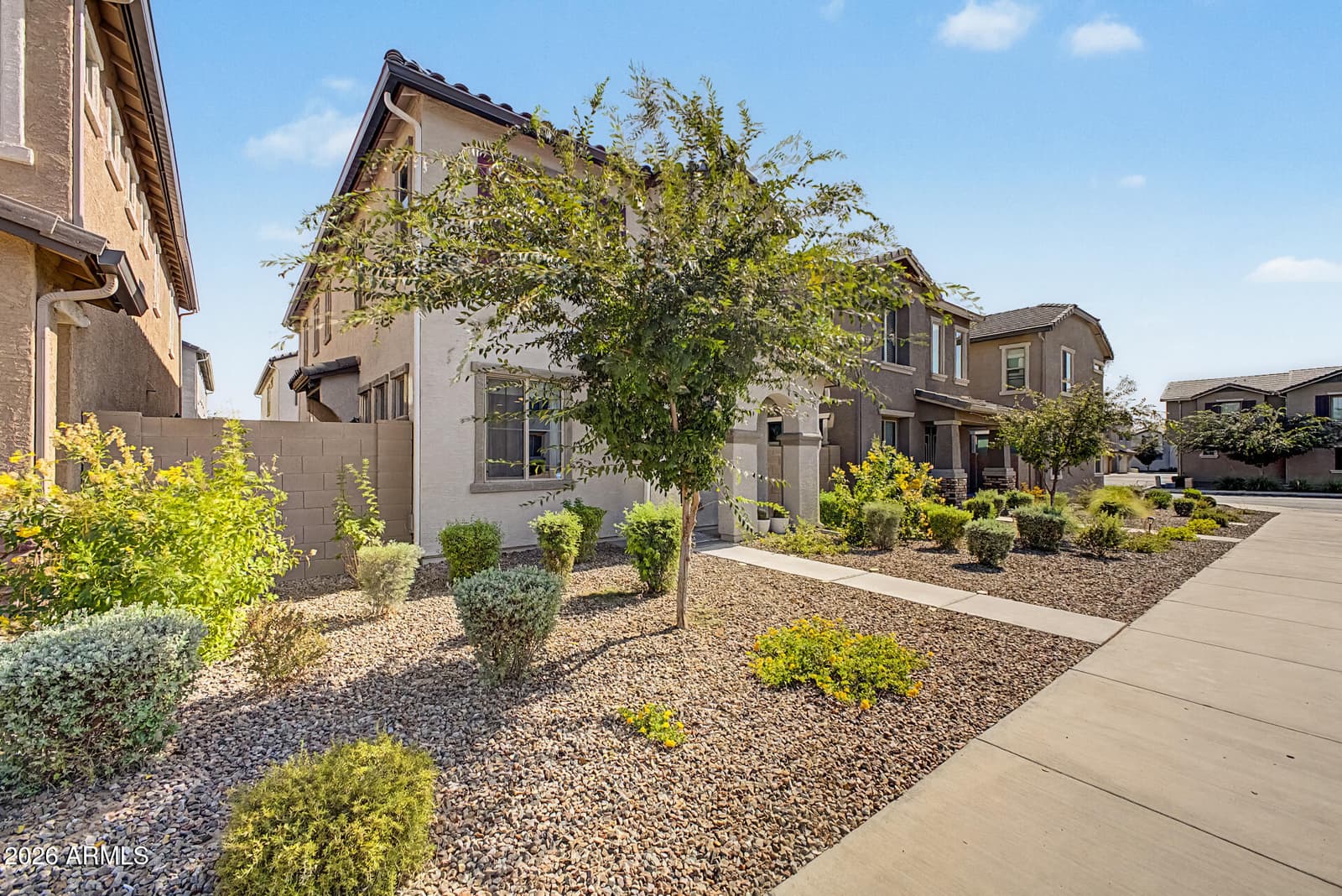 8319 E IRWIN Avenue, Mesa, AZ 85209 — photo 4 of 37