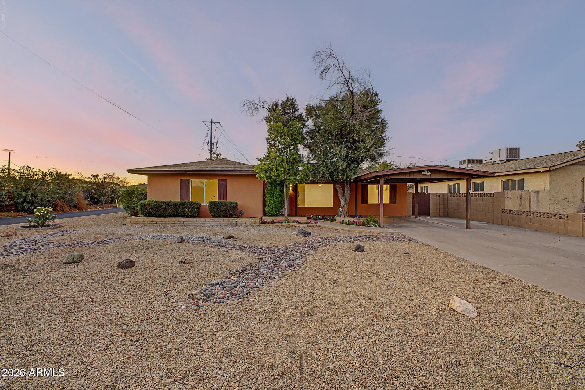 1002 E GLENN Drive, Phoenix, AZ 85020 — photo 2 of 45