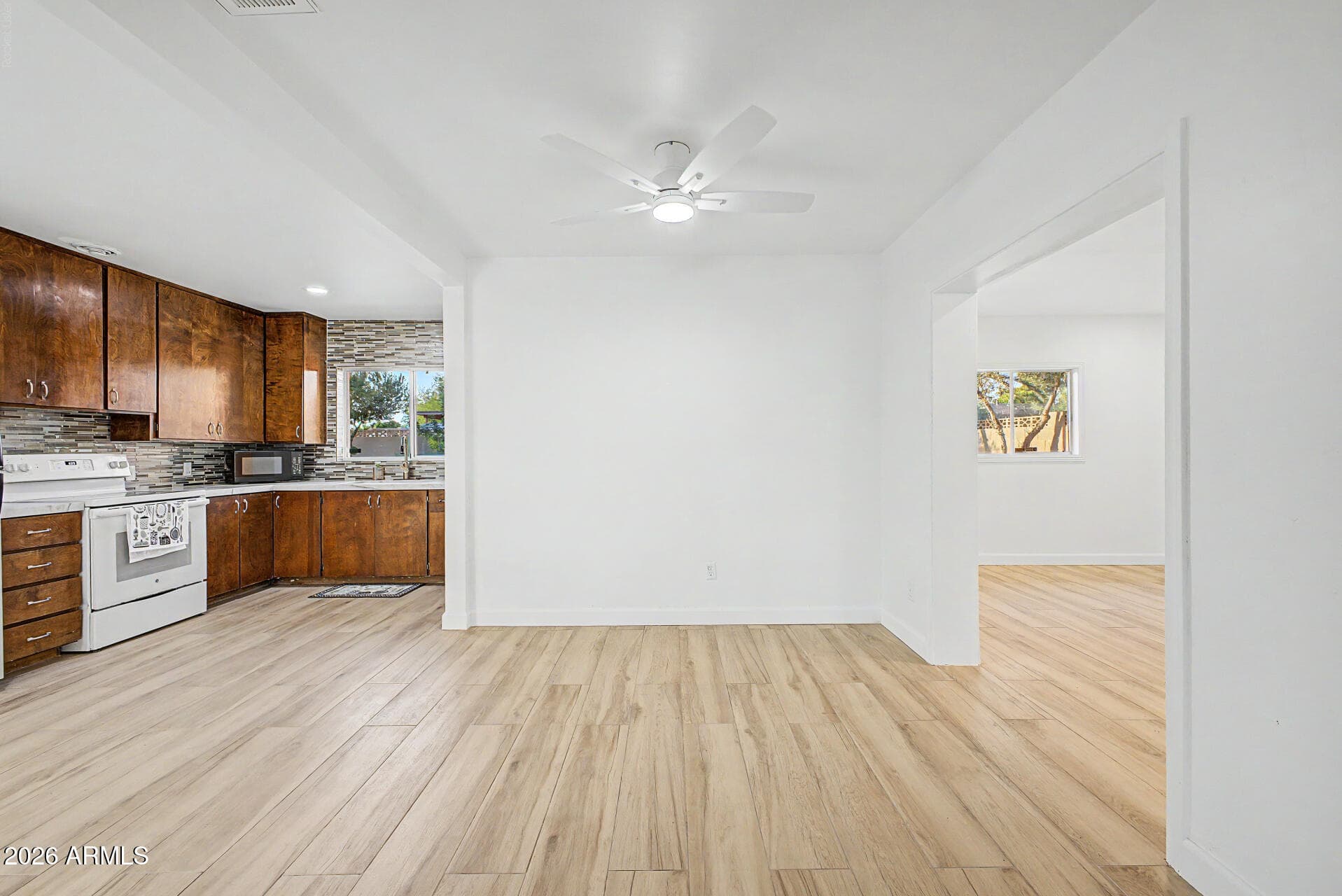 1002 E GLENN Drive, Phoenix, AZ 85020 — photo 16 of 45