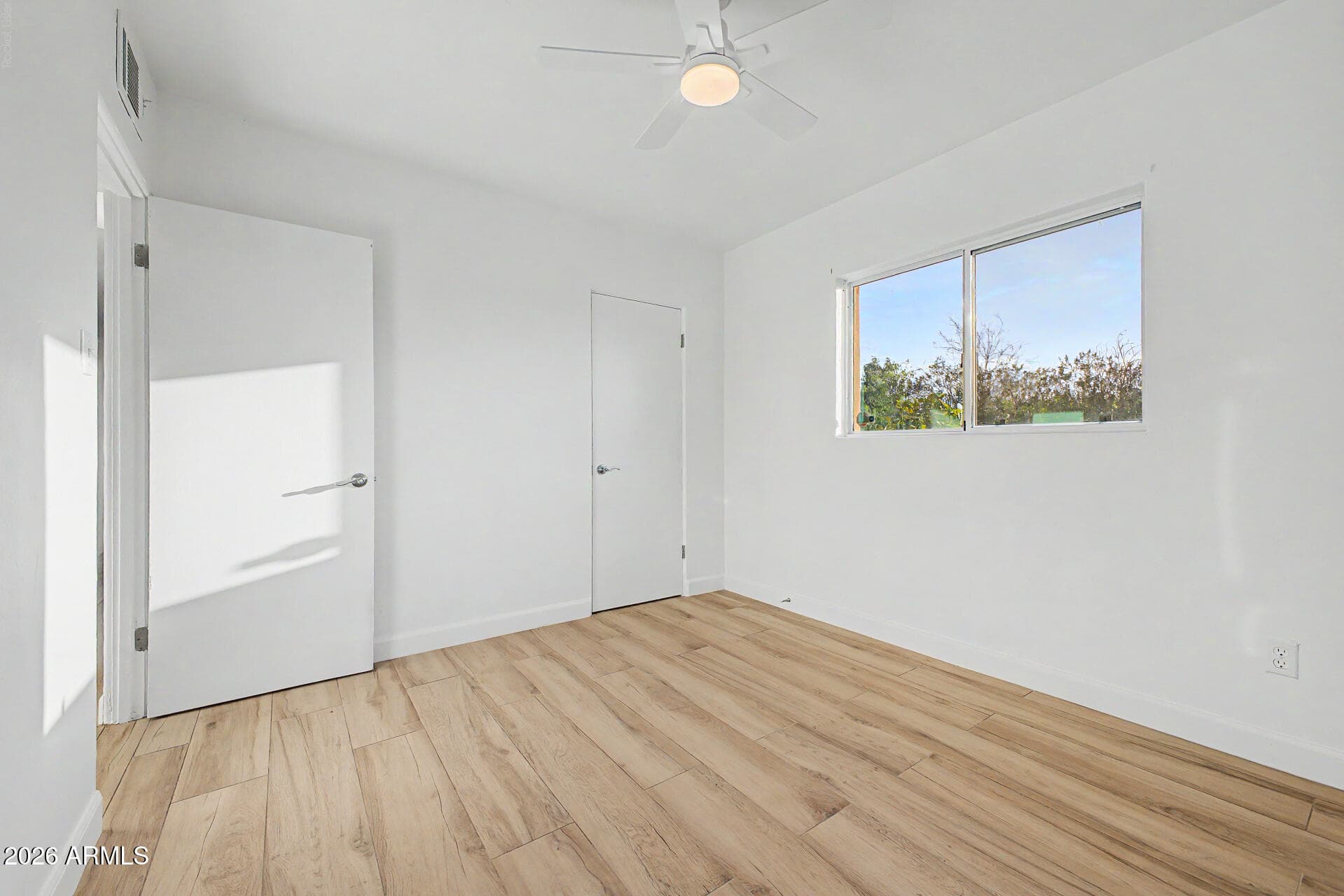 1002 E GLENN Drive, Phoenix, AZ 85020 — photo 26 of 45